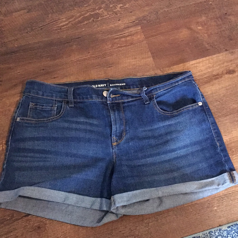 Old navy boyfriend Jean shorts